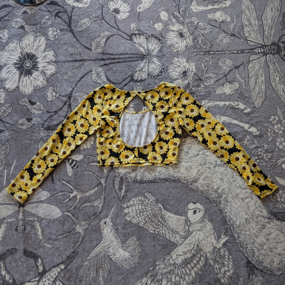 Floral Crop Top - Picture 3 of 4